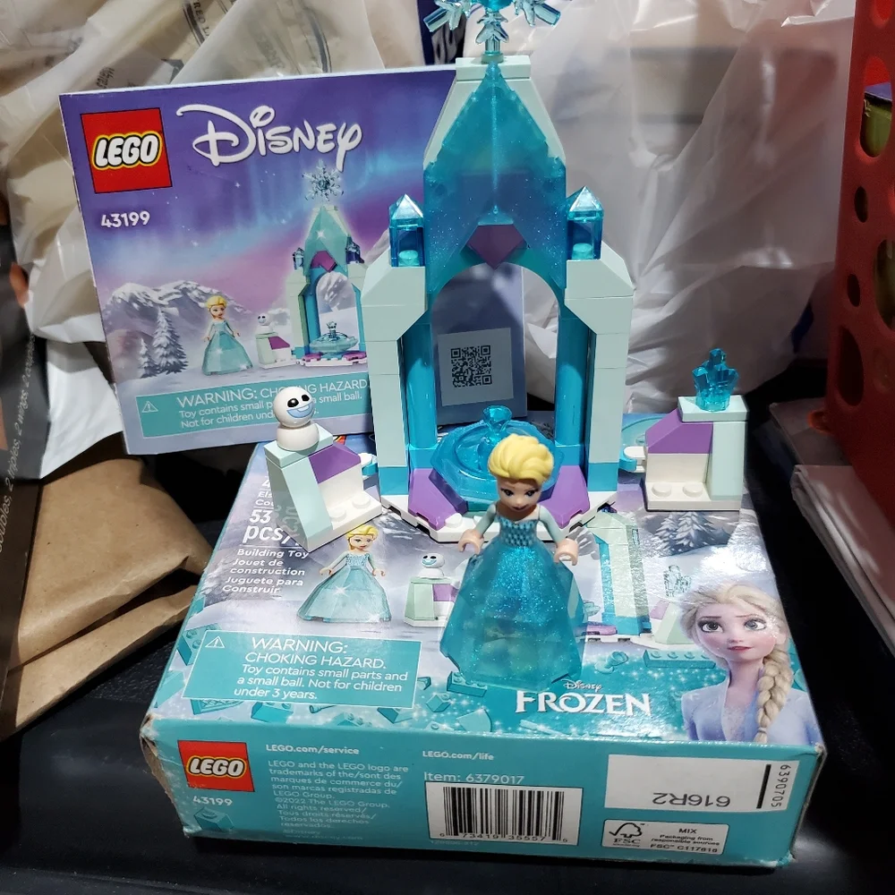 LEGO Disney Princess Elsa’s Castle Courtyard 43199 Frozen